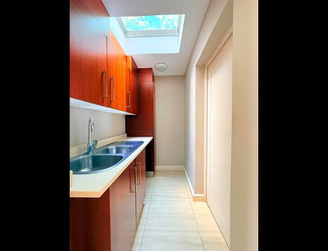 3 BEDROOM APARTMENT FOR SALE IN SANDOWN